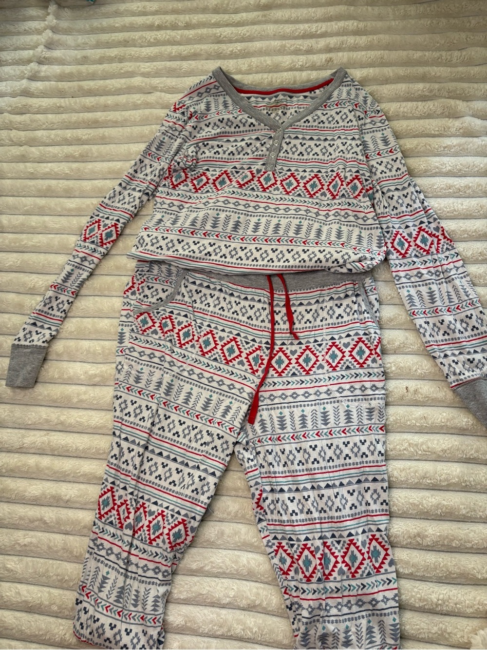Women’s Red & Gray Patterned Long-Sleeve Henley Pajama Set